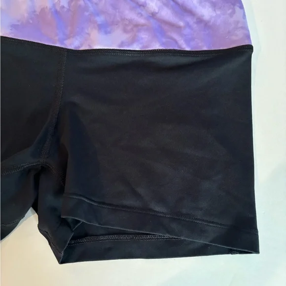 Under Armour Sz Med Black w Lavender Waistband Bike SHORTS - Picture 3 of 6
